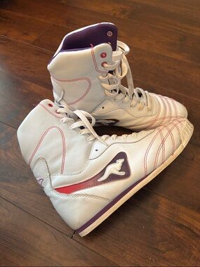 kangaROOS Vintage White High-Top Sneakers with Purple and Pink Accents
